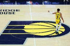 調(diào)整及時！哈利伯頓首節(jié)4中0后次節(jié)4中3 上半場8分6助2斷1帽