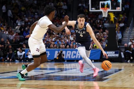 快船試訓(xùn)耶魯大四側(cè)翼得分手，或成雙向合同競爭者