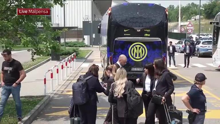 國米歐冠決賽慘遭0-5血洗，全隊憤然返回米蘭