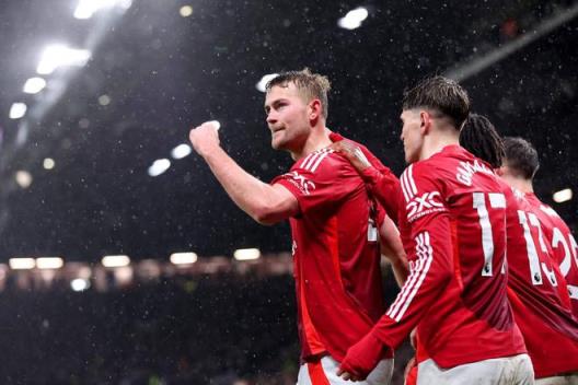 德利赫特：無緣歐戰(zhàn)有助于訓(xùn)練，與阿莫林溝通愉快