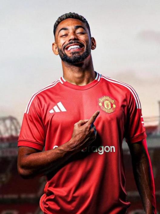 曼聯(lián)砸6250萬鎊簽下巴西前鋒庫尼亞，阿莫林首筆簽約震撼足壇