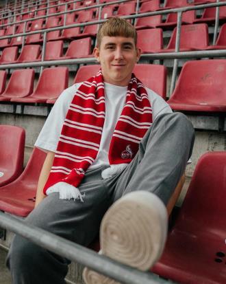 官方：科隆簽下杜塞爾多夫22歲中場(chǎng)約翰內(nèi)松，簽約至2030年