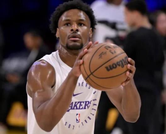 西部聯(lián)盟高管透露湖人計劃下賽季將布朗尼納入輪換陣容