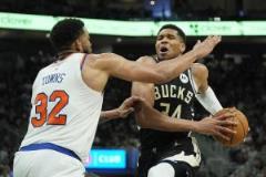 尼克斯5換1搶斷字母哥！雅虎模擬：送走唐斯沖擊總冠軍