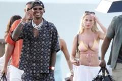 拉什福德與神秘金發(fā)女子共赴法國度假引關(guān)注