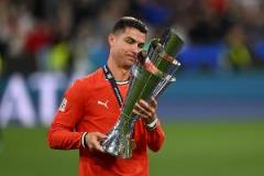 C羅助力葡萄牙勝歐國(guó)聯(lián)，摩根呼吁滕哈赫尊重歷史偉大球員