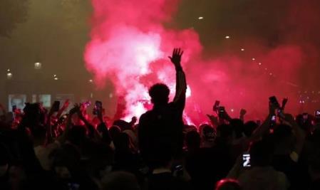 法媒：巴黎球迷奪冠后街頭狂歡徹夜，294人被警方逮捕