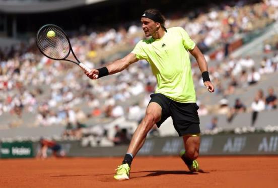 茲維列夫3-0戰(zhàn)勝科博利，晉級(jí)八強(qiáng)爭(zhēng)奪戰(zhàn)