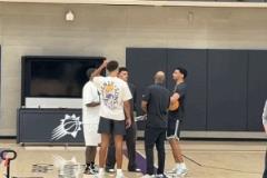 力挺鄧恩、伊戈達(dá)羅和羅伊斯-奧尼爾等球員參加新帥發(fā)布會(huì)