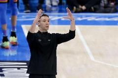 17次失誤令球隊(duì)付出了慘重代價(jià)，戴格諾特怒斥團(tuán)隊(duì)犯錯(cuò)太多