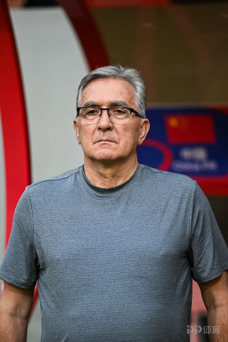 伊萬的輿論環(huán)境影響長期執(zhí)教信心