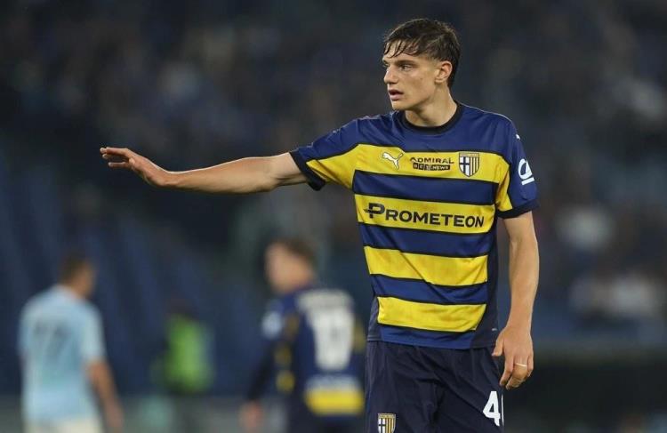 斯基拉：米蘭雙雄競逐萊昂尼，多家外隊亦表興趣