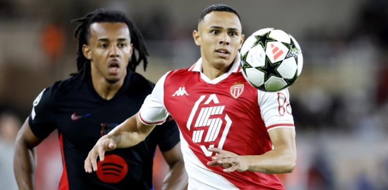 巴薩暫不引進(jìn)新右后衛(wèi)，萬德松無緣引援計(jì)劃