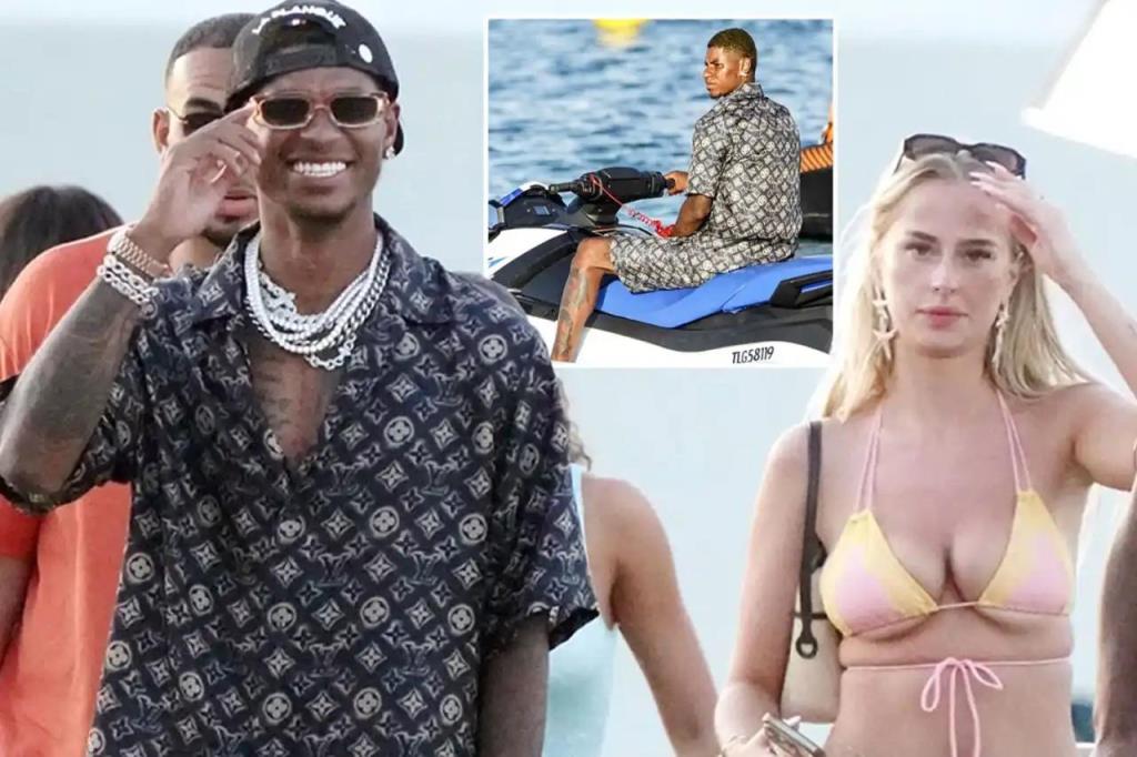 拉什福德在里維埃拉度假，身邊一位金發(fā)女郎引關(guān)注