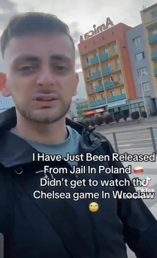 太陽報：球迷在波蘭被拘留5天后才得知球隊奪冠