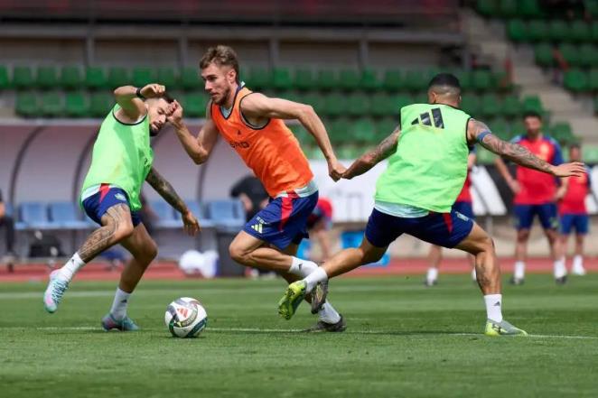 馬卡報：西班牙隊集訓最新消息，三名U21球員加入，伊斯科已返隊