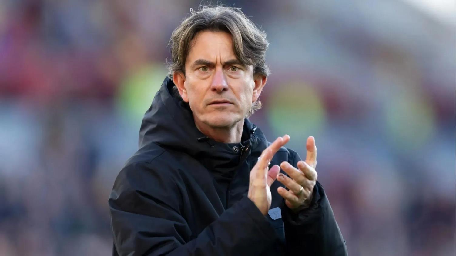 熱刺多次與弗蘭克會(huì)面，探討聘請(qǐng)他擔(dān)任主教練的可能性