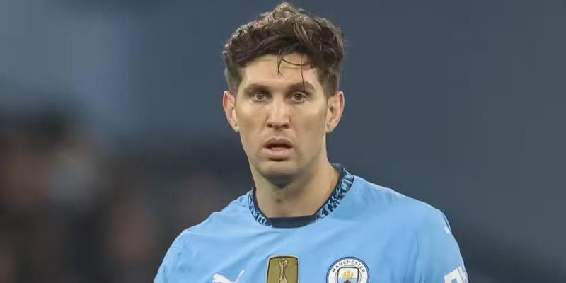 埃弗頓有意簽回斯通斯增強(qiáng)后防陣容