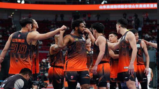 山東男籃3消息！第二場熱身賽確定，高詩巖迎利好，邱彪獲2選秀權(quán)
