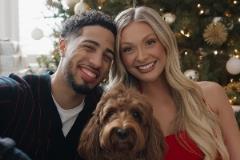 哈利：女友堅持陪伴，連看《愛情島》前也要做理療