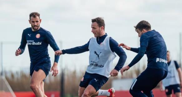 阿圖爾對(duì)回歸赫羅納保持開放態(tài)度，但尚未做出最終決定