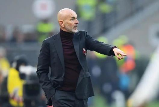 C羅離隊，皮奧利下課！利雅得勝利換帥，孔塞?；蚪影? style=