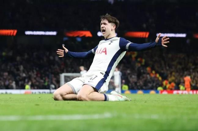 熱刺已向17歲小將米凱伊-穆爾提供新合同