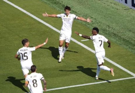 20歲魔術(shù)師7萬人面前加冕MVP：2送無解圓月彎刀 阿隆索神奇逆轉(zhuǎn)