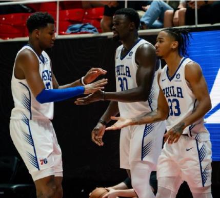 NBA夏聯(lián)戰(zhàn)報(bào)：76人險(xiǎn)勝灰熊取首勝 明茨26分逆轉(zhuǎn)關(guān)鍵戰(zhàn)役