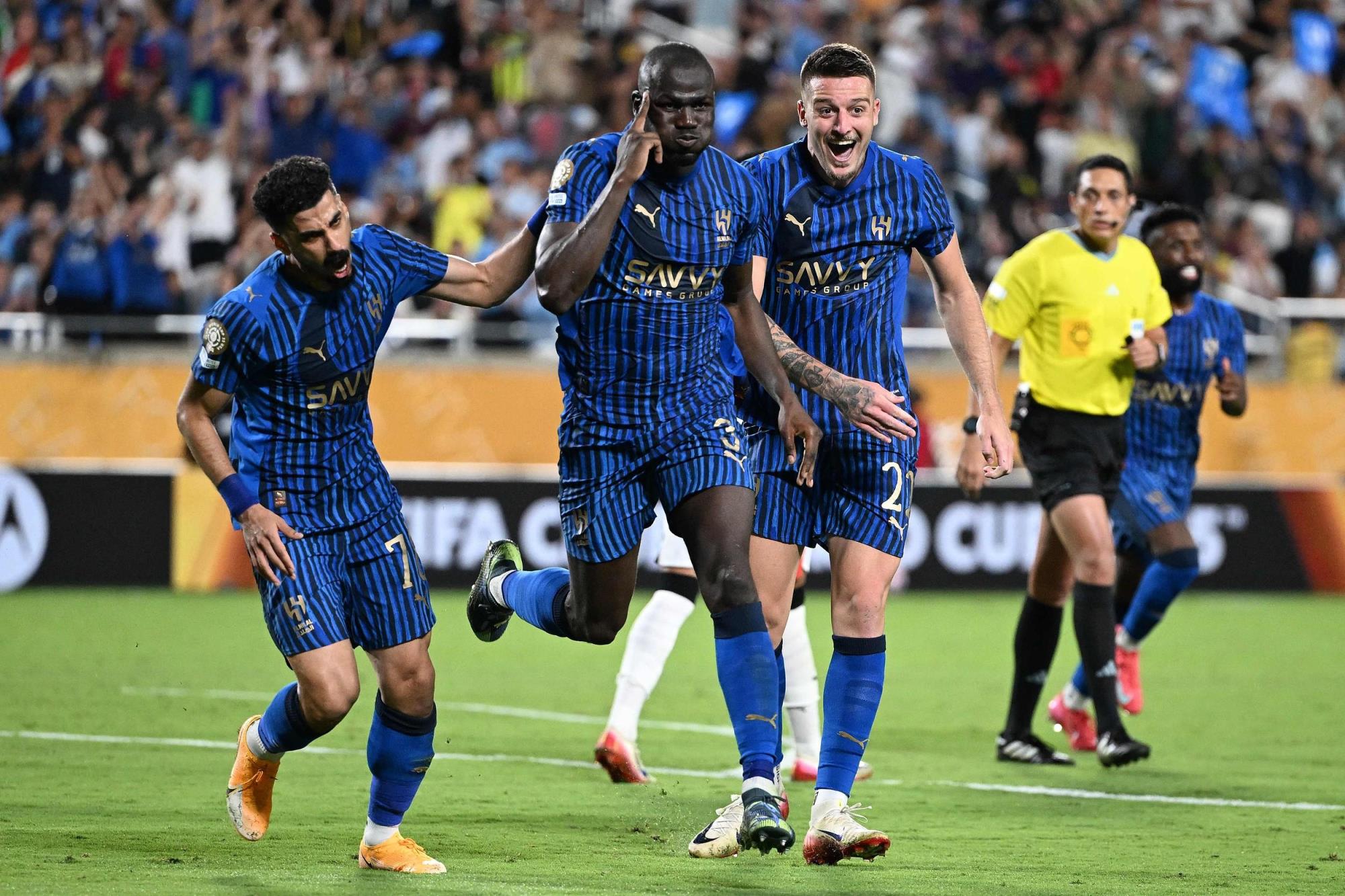 記者：利雅得新月陣容強(qiáng)大，擊敗曼城不算爆冷