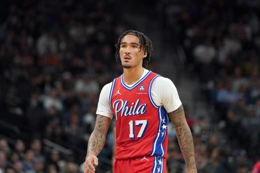 席菲諾半場3投0中一分未得 出現(xiàn)3犯規(guī)正負值-21