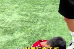 你認(rèn)同嗎??杜震宇告誡小朋友：永遠(yuǎn)不要讓我看見(jiàn)你們紋身