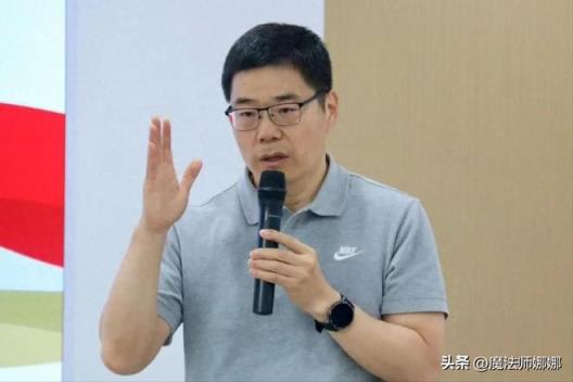 籃協(xié)主席郭振明為何對(duì)禁賽隊(duì)員“下狠手”，對(duì)女籃換帥卻保持沉默