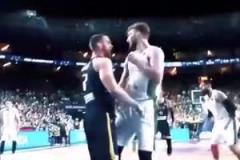 惺惺相惜，情不自禁！薩博尼斯：哈哈，笑早了吧！