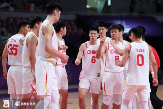 周鵬：四五號(hào)位連線破解防守 且回敬高強(qiáng)度防守