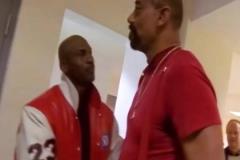 大帥這氣場(chǎng)！強(qiáng)如老流氓喬丹在面對(duì)張伯倫時(shí)也得服服帖帖的~