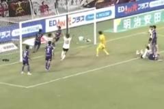 倒霉菜！韓國(guó)后衛(wèi)金朱晟日職聯(lián)首秀送烏龍絕殺！