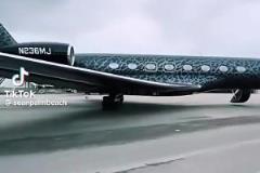 壕無(wú)人性！喬丹豪擲7000萬(wàn)買(mǎi)噴氣機(jī)，光油漆費(fèi)就超50萬(wàn)