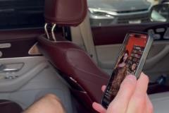 原來(lái)你也愛(ài)看？？？切特偷看網(wǎng)紅美女方圓熱舞視頻被抓包