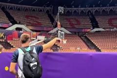 你惹他干嘛隊(duì)友賭東契奇投不進(jìn) 結(jié)果乖乖做了50個(gè)俯臥撐