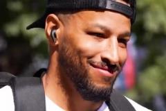 環(huán)游歐洲？雷霆舊將羅伯森到俄羅斯完成首秀！