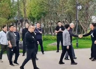 徐長(zhǎng)鎖指導(dǎo)告別儀式，李楠宮魯鳴到場(chǎng)送別，鞏曉彬丁彥雨航缺席