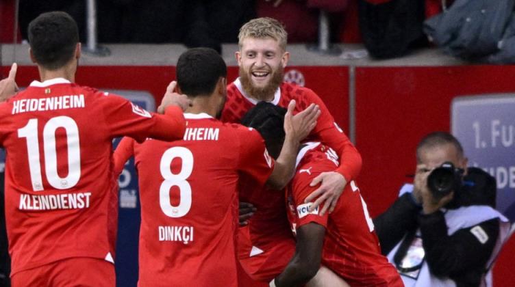 德乙：凱澤斯勞滕對陣埃爾沃斯堡，升級關(guān)鍵戰(zhàn)主隊(duì)力爭主場勝利