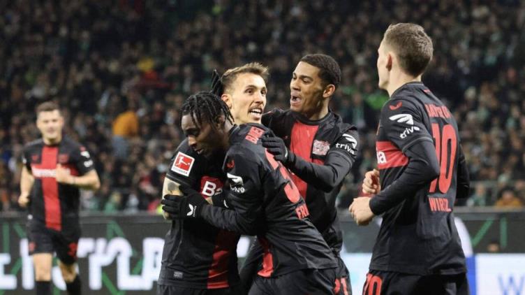 歐冠淘汰賽——勒沃庫(kù)森vs拜仁前瞻：主隊(duì)全力一搏，拜仁防線需穩(wěn)如磐石