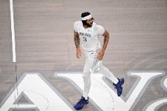 濃眉復出迎戰(zhàn)太陽 獨行俠戰(zhàn)績持平暫列第11