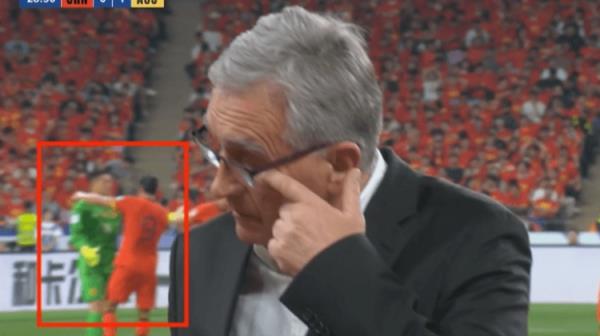 王大雷黃油手送禮后張玉寧擁抱鼓勁