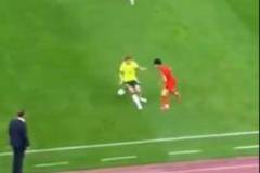 王鈺棟穿襠過人引爭議 澳主帥攤手不滿防守