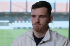 羅伯遜：斯洛特的執(zhí)教表現(xiàn)令人難以置信，接替克洛普絕非易事