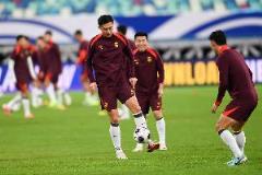 蘇東：韓鵬飛、蔣圣龍需多補位 不要懼怕難看 國足應(yīng)善用定位球