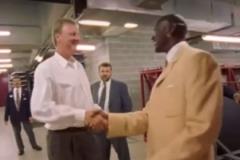 樂福轉(zhuǎn)發(fā)喬丹伯德打招呼視頻：巴特勒今晚見了我就是這樣的